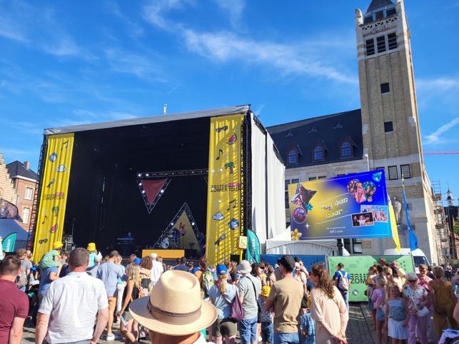 Groot scherm voor Ketnet Zomertour